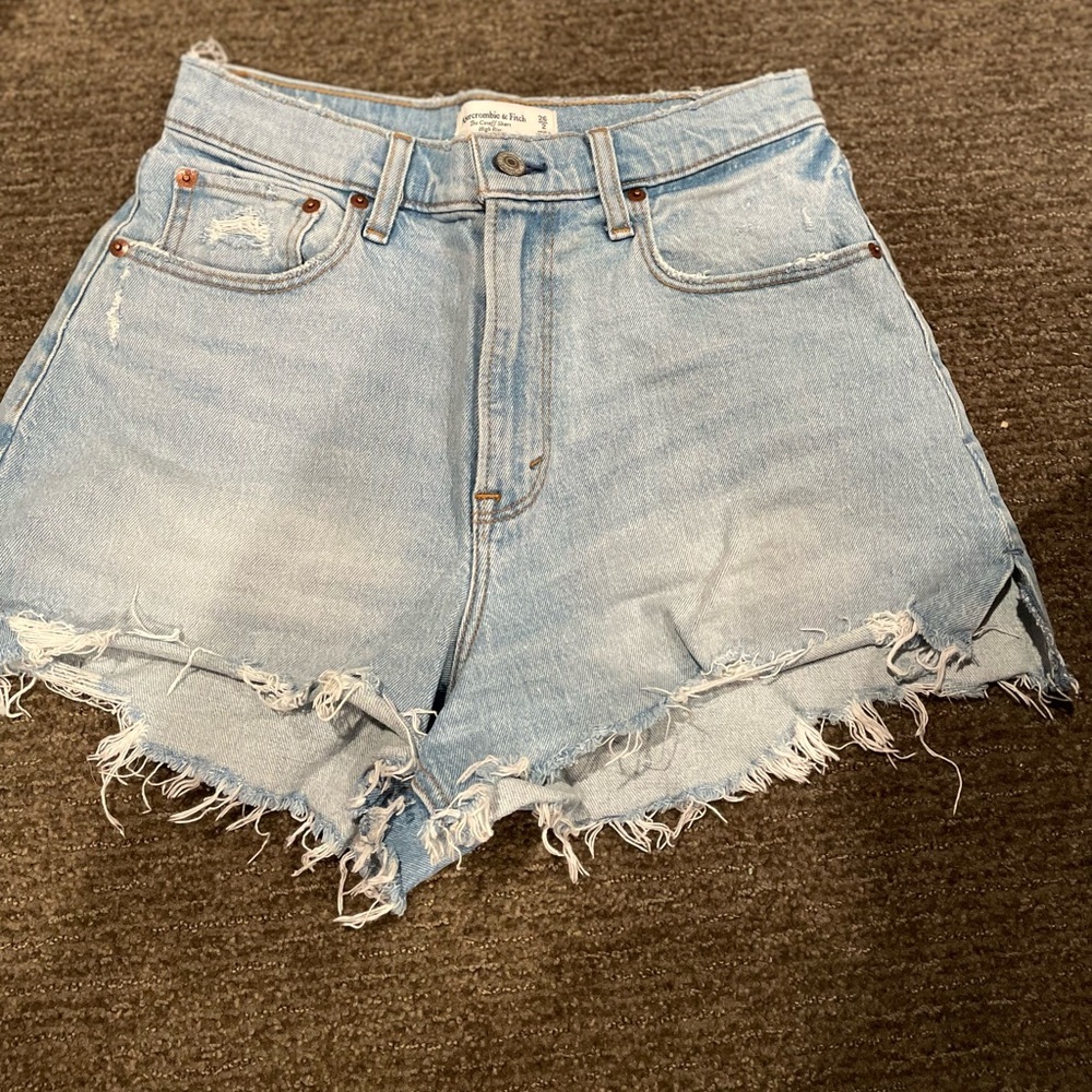 Abercrombie & Fitch High Rise Cutoff Short (Curve Love)
